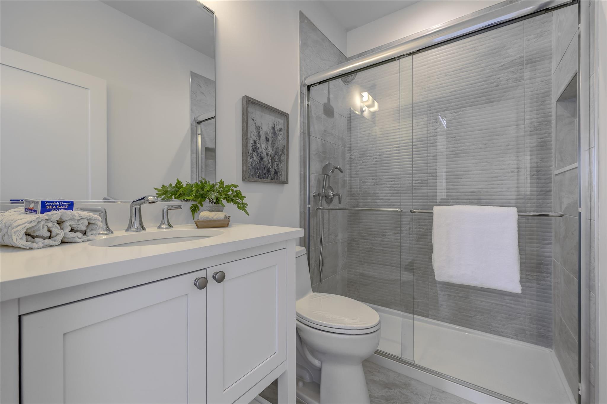 108 Linden Street, Roslyn Heights, New York image 31