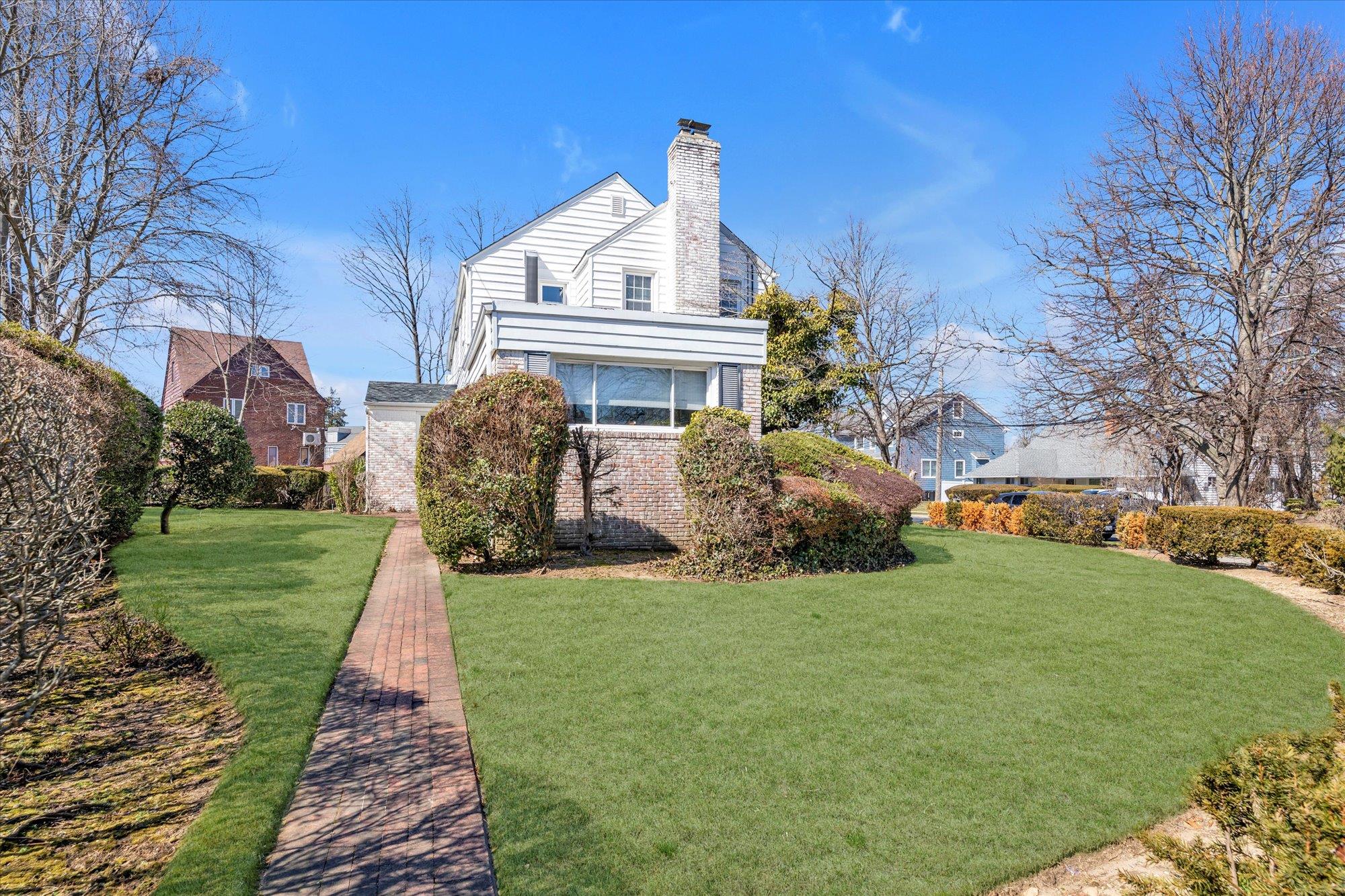 1019 Northfield Road, Woodmere, New York image 22
