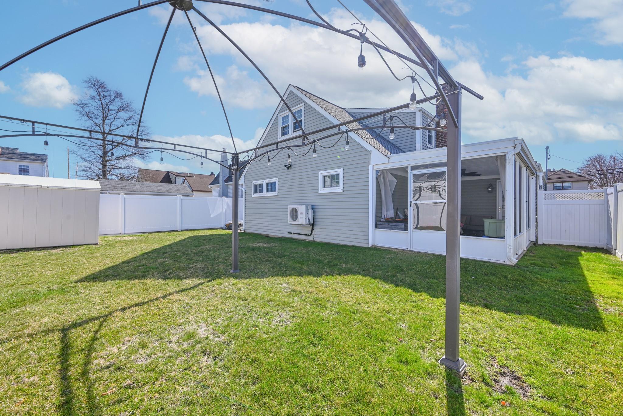 1069 Hastings St St, Baldwin, New York image 17