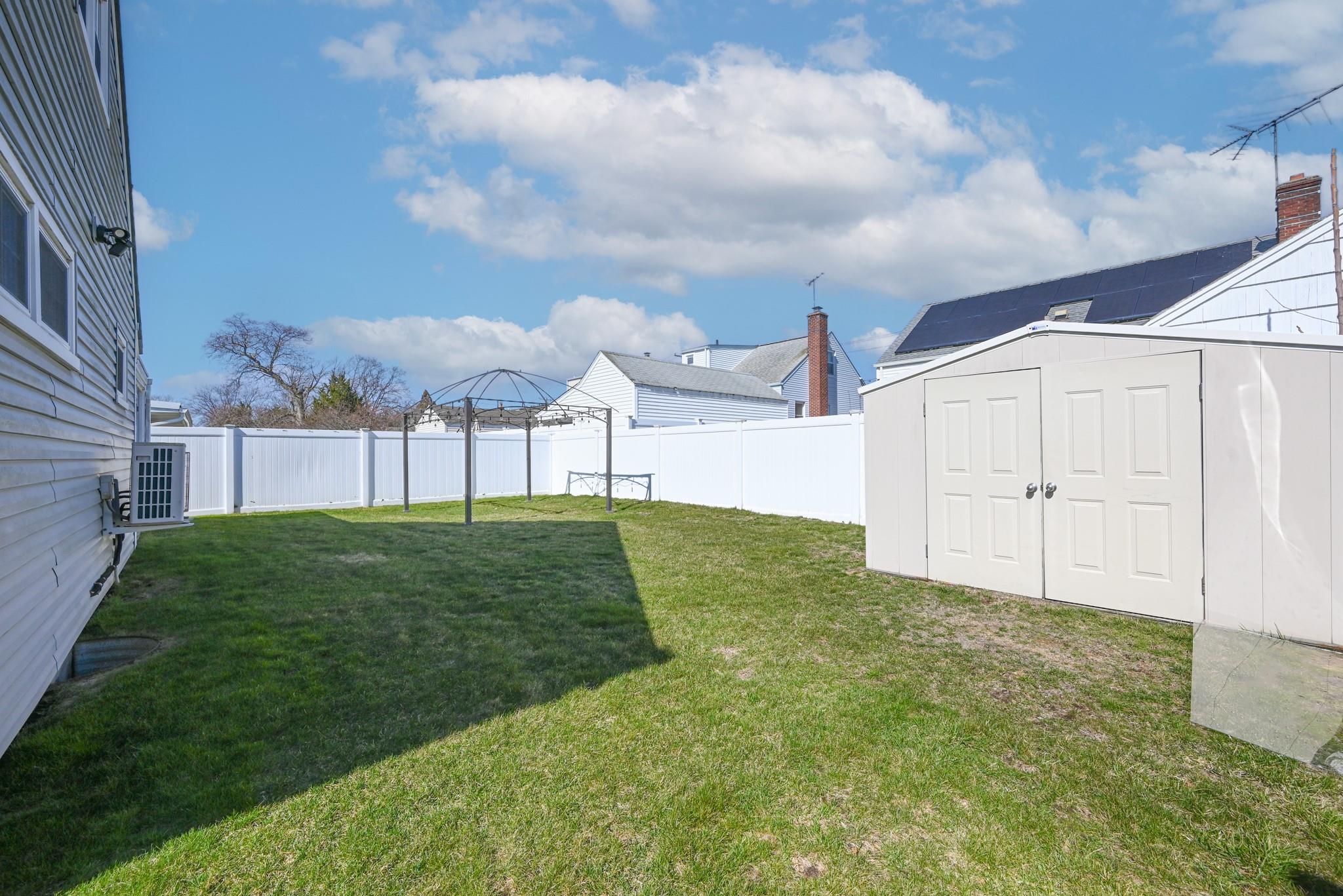 1069 Hastings St St, Baldwin, New York image 15
