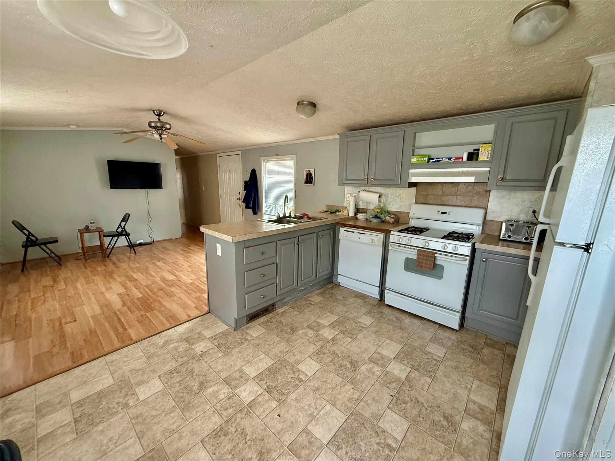 568 Gulliver Terrace