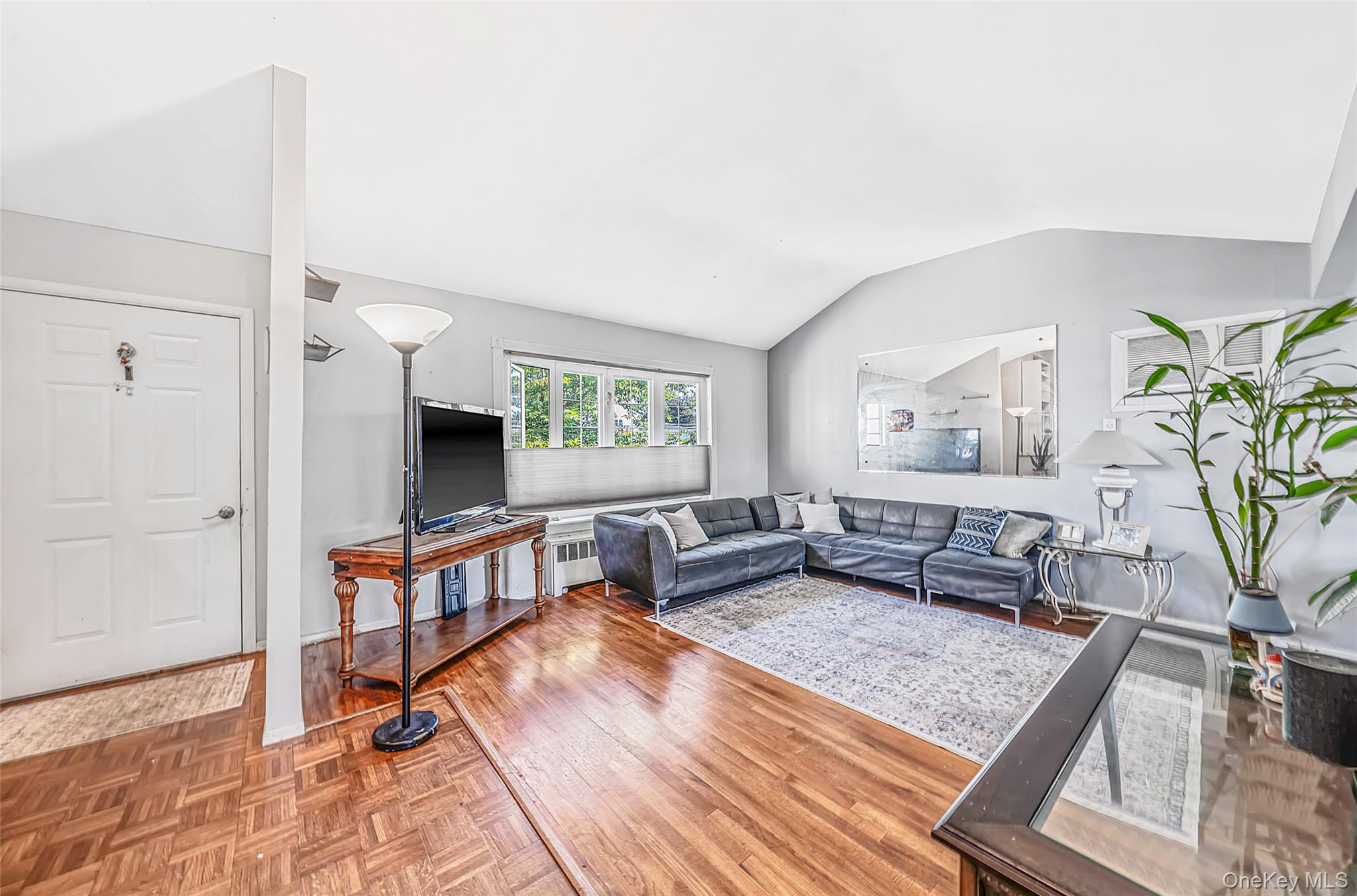 172 N Walnut Street
