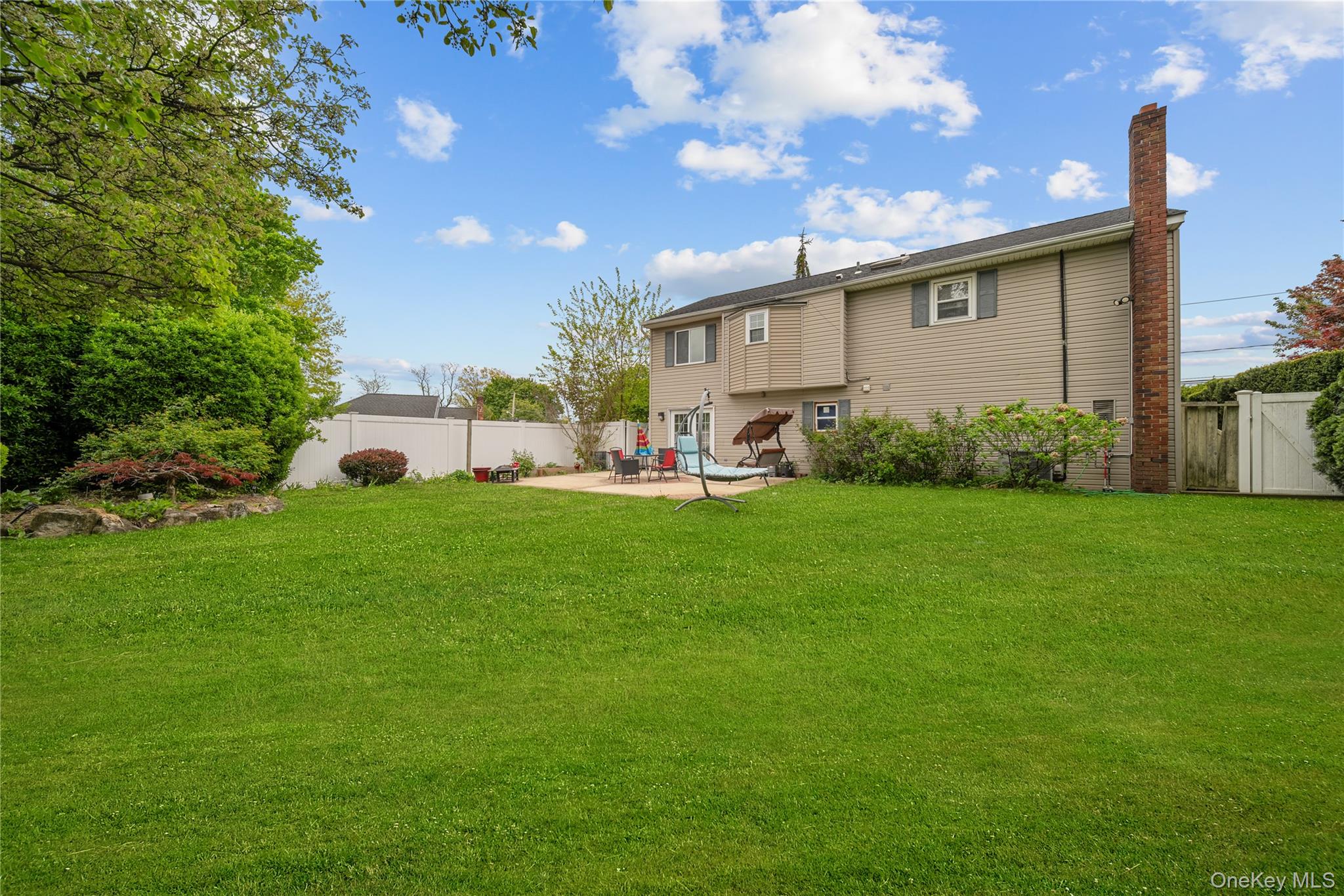 2501 Rose Place