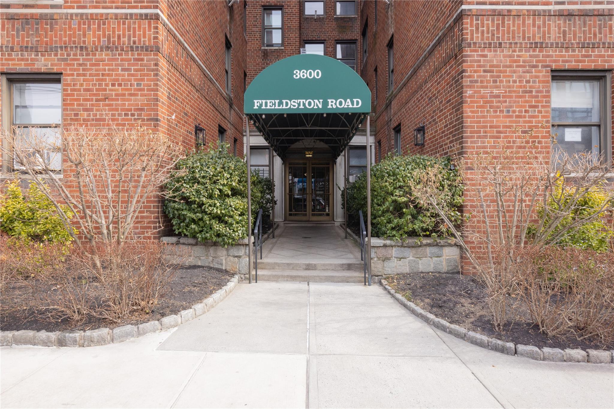 Property for Sale at Fieldston Road 4F, Bronx, New York - Bedrooms: 1 
Bathrooms: 1 
Rooms: 3  - $265,000