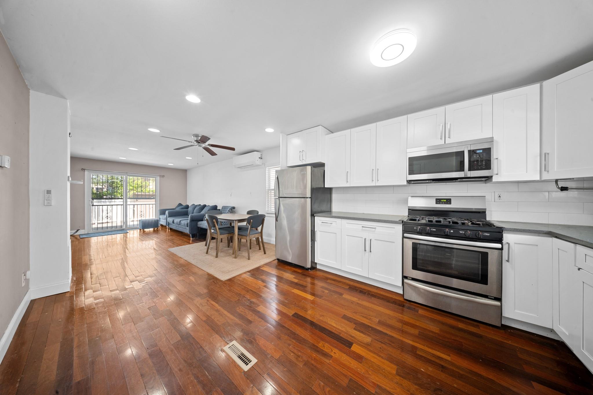 Property for Sale at 130th Ave, Jamaica, Queens, NY - Bedrooms: 3 
Bathrooms: 3 
Rooms: 7  - $699,000