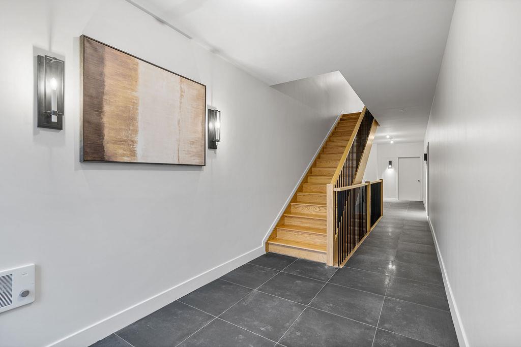 3 E Funston Avenue 223