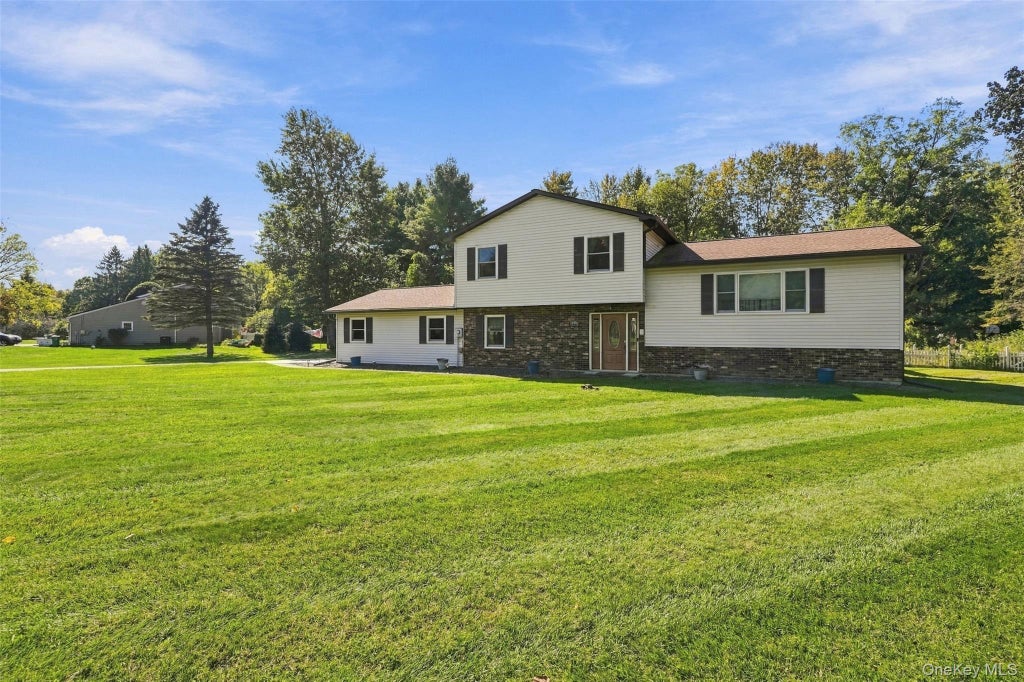 Photo of 23 Stephen Drive, Hopewell Junction, NY 12533 (MLS # 1060814)