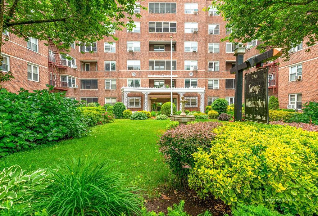 67-66 108th Street #D31, Forest Hills, New York image 1