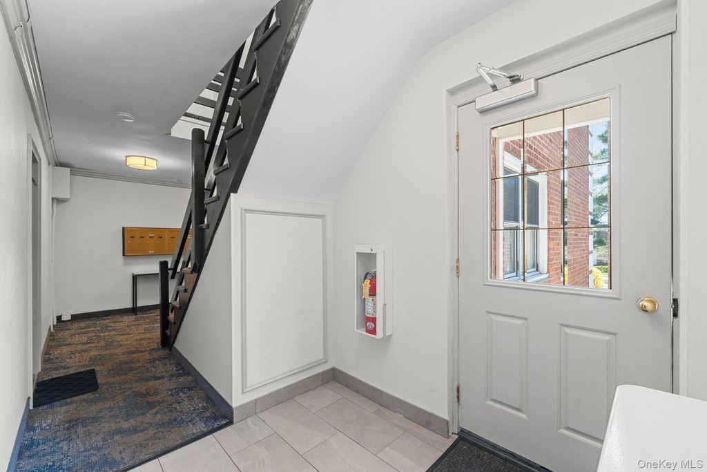 Photo of 23 Edwards Street St #2A, Roslyn Heights, NY 11577 (MLS # 987146)