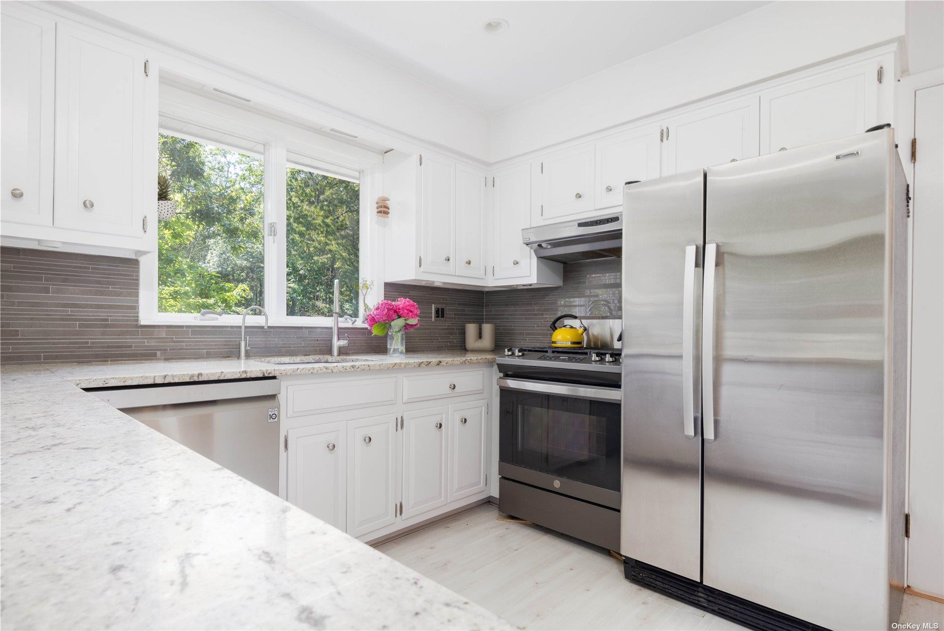925 Bennetts Pond Lane, Mattituck, New York image 12