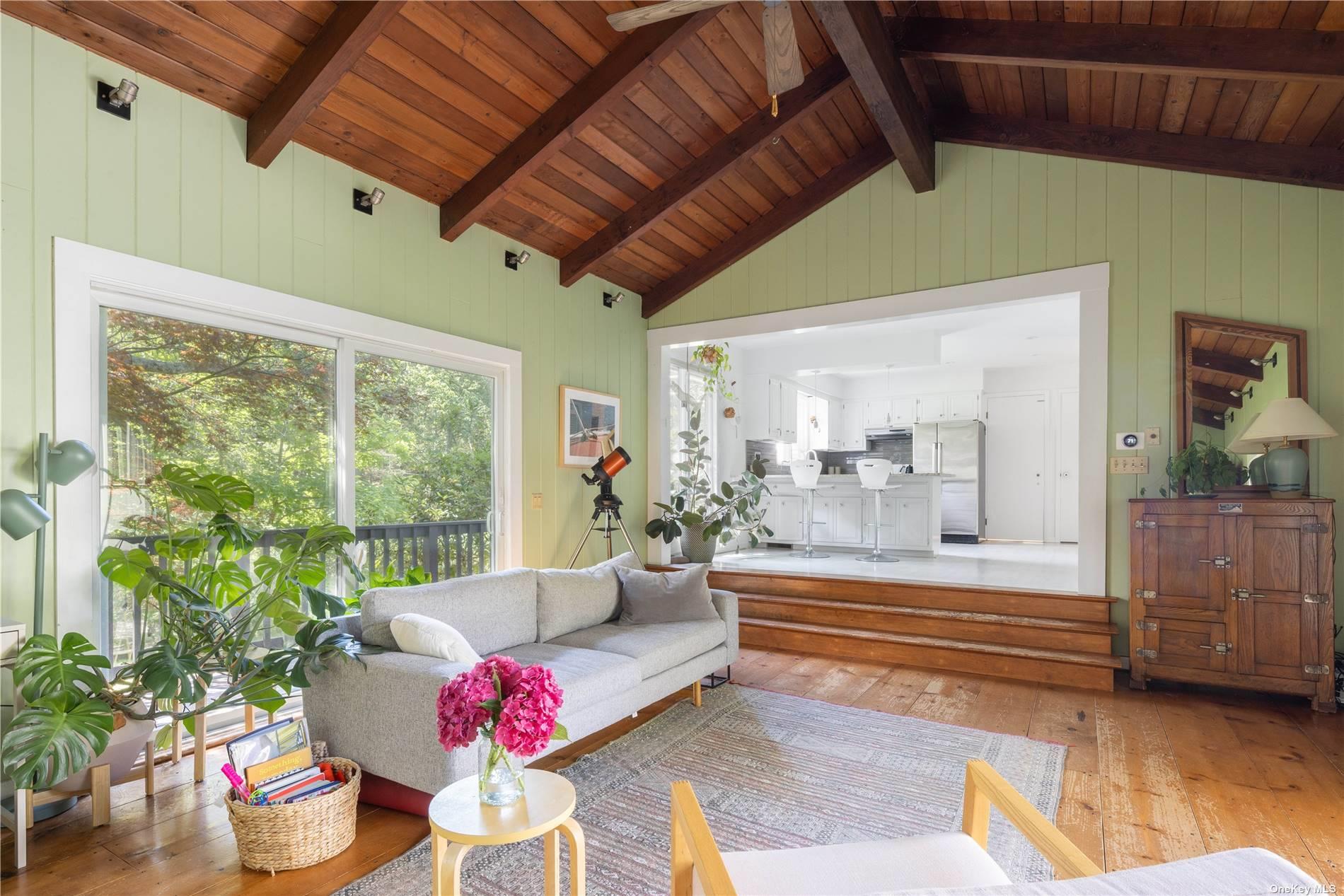 925 Bennetts Pond Lane, Mattituck, New York image 10