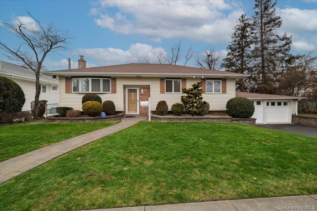 Photo of 295 Thorn Street, Oceanside, NY 11572 (MLS # 937691)