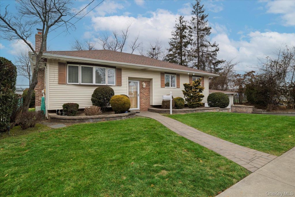 Photo of 295 Thorn Street, Oceanside, NY 11572 (MLS # 937691)