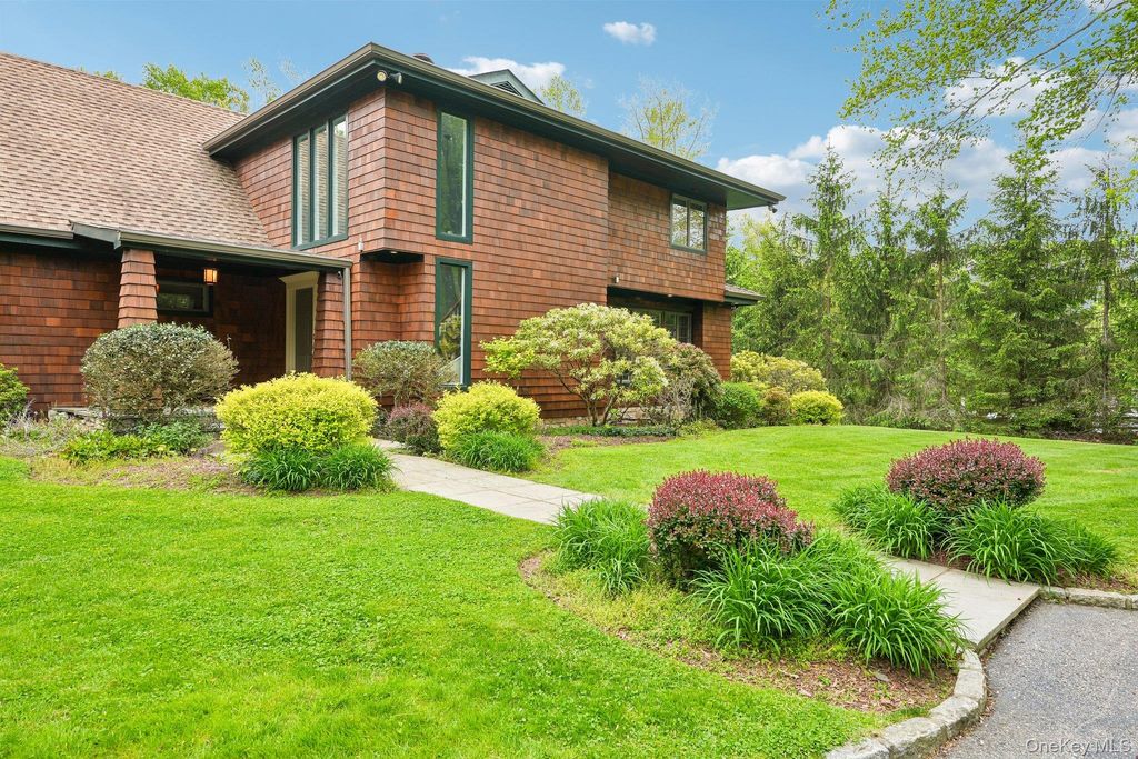 Photo of 27 Cat Ridge Road, North Salem, NY 10560 (MLS # 1001322)