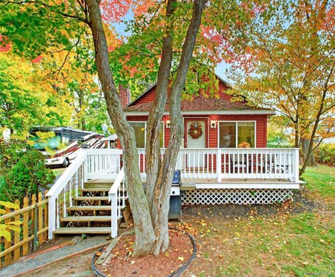 Homes For Sale - 20 Heathcote Road<br/> Putnam County, Carmel, NY 10512