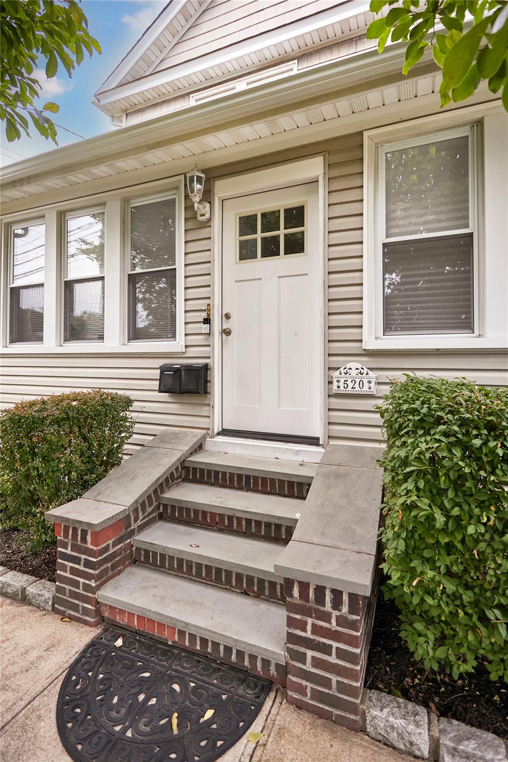 520 Lakeville Road