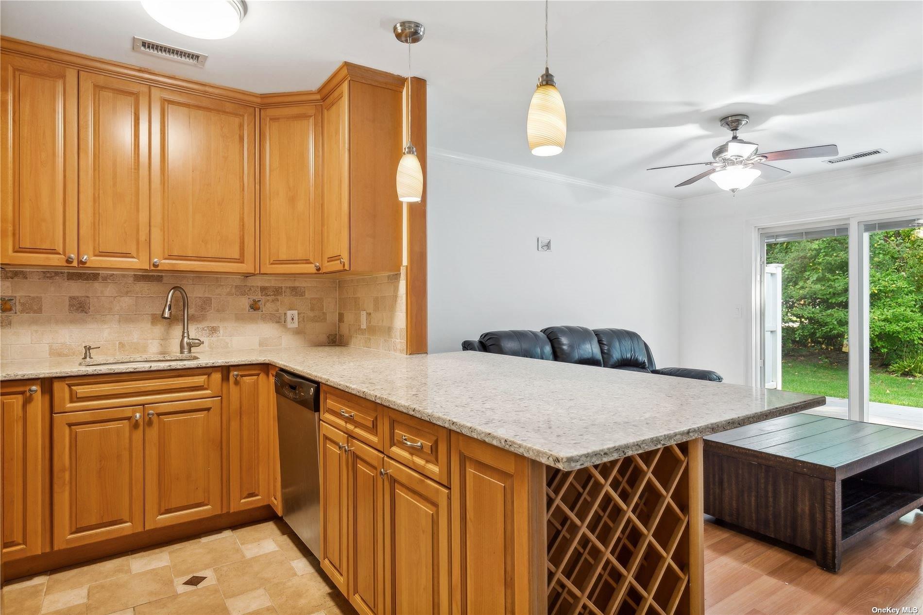 507 Sara Circle, Port Jefferson Station, New York image 10