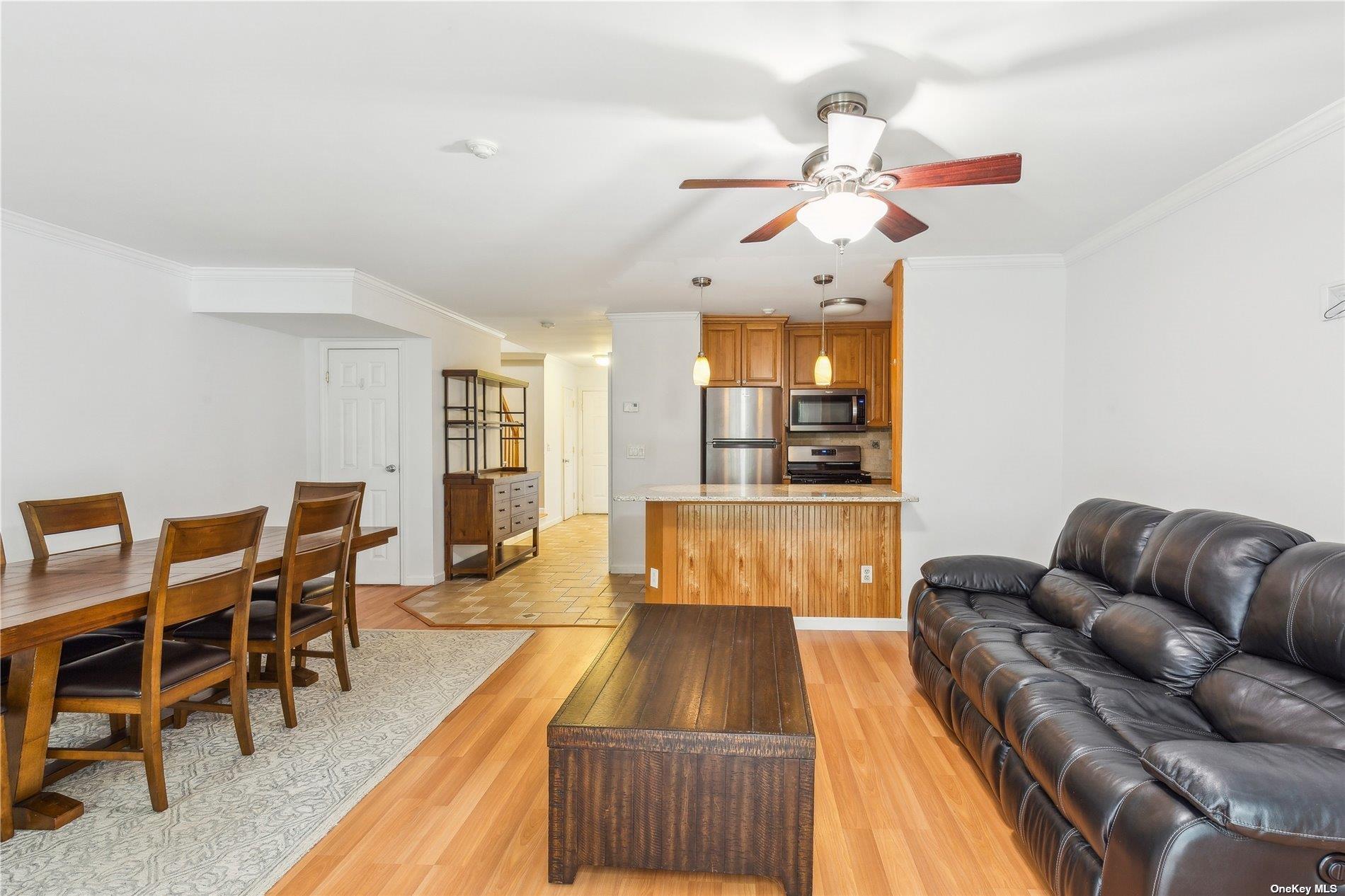 507 Sara Circle, Port Jefferson Station, New York image 5