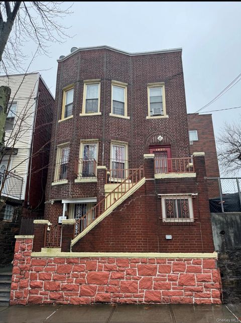 1827 Amethyst Street Bronx NY 10462