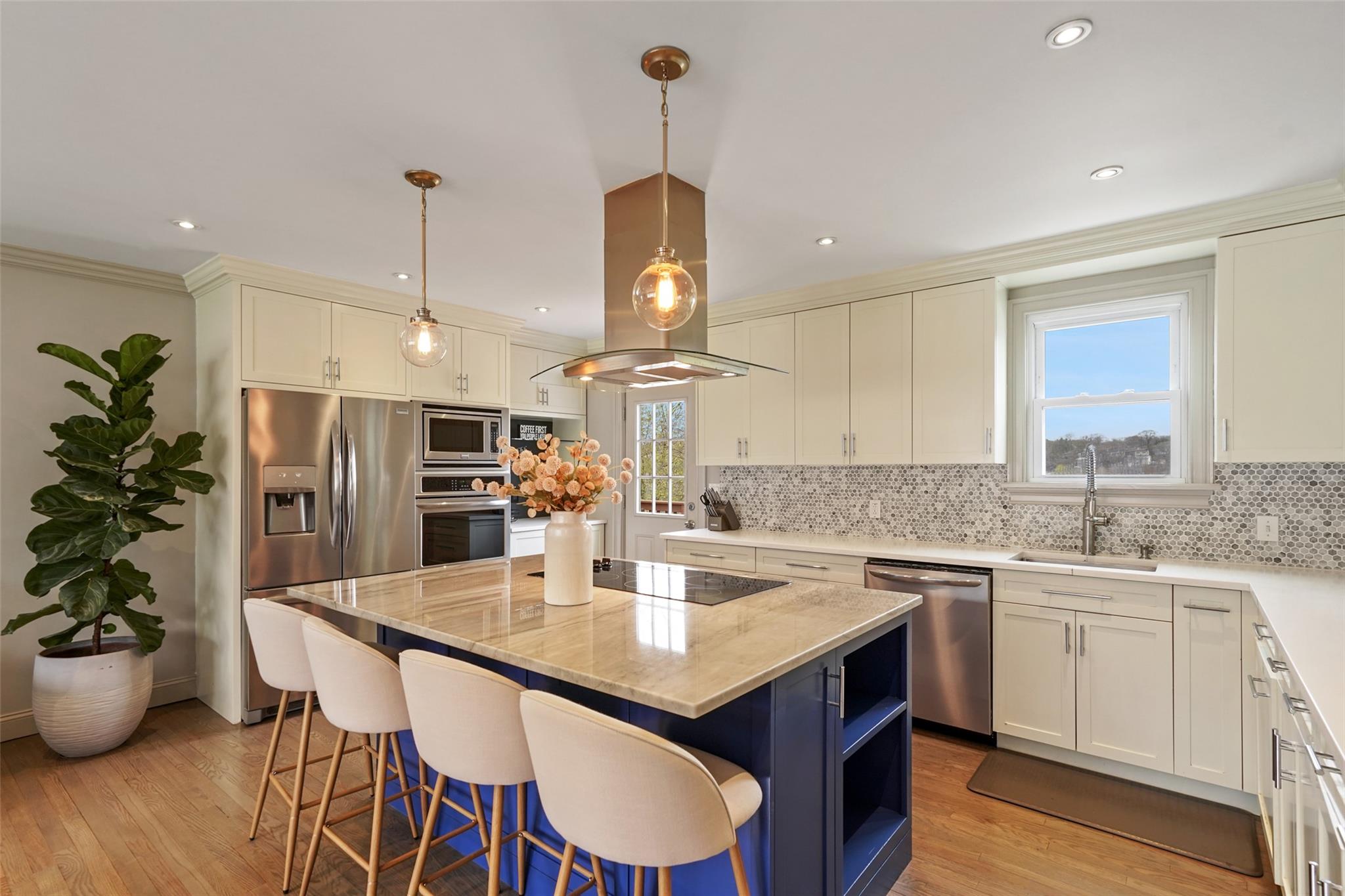 4 Perry Avenue, White Plains, New York image 2