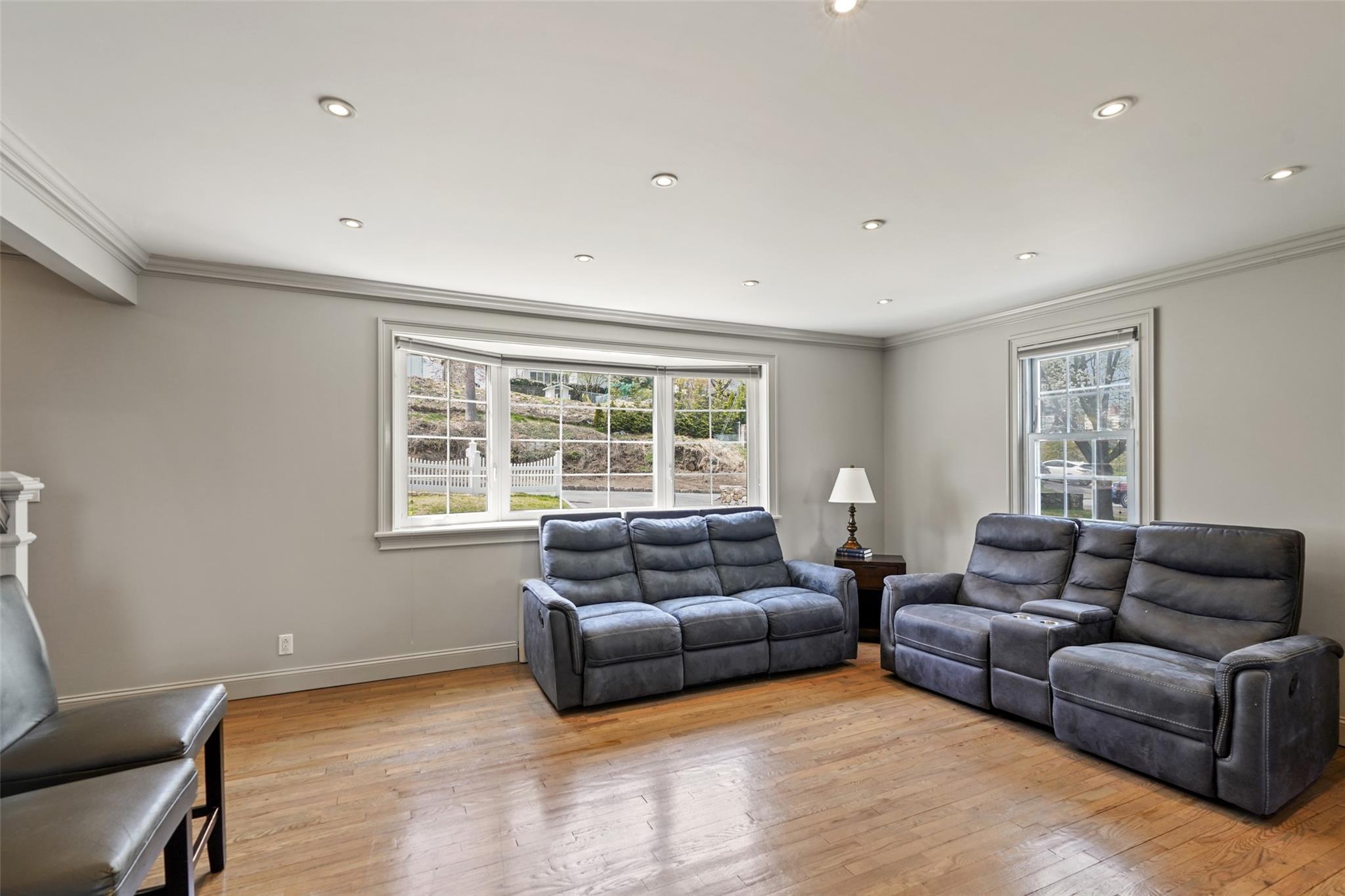 4 Perry Avenue, White Plains, New York image 10