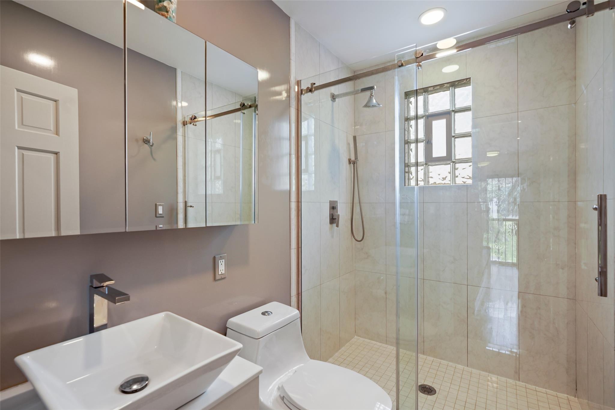 4 Perry Avenue, White Plains, New York image 4