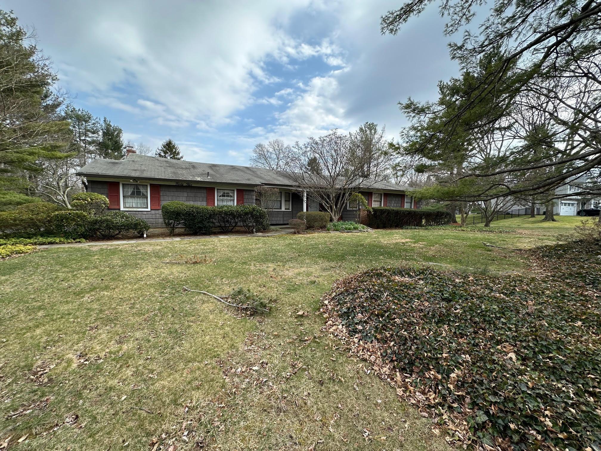 45 Hickman Street, Syosset, New York image 1