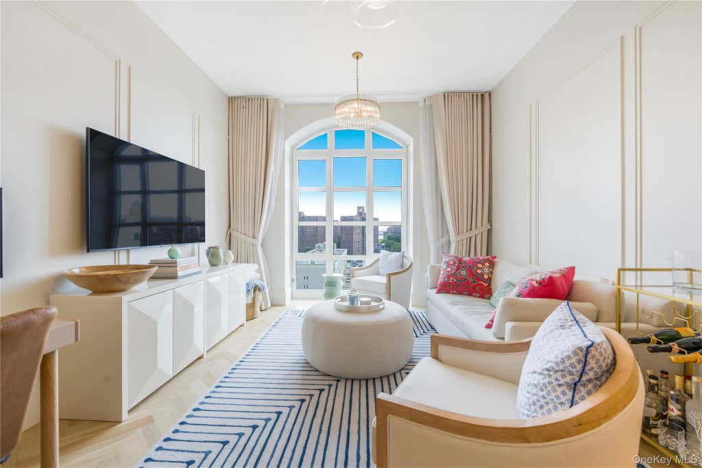 Photo of 250 E 21st Street #9D, New York (Manhattan), NY 10010 (MLS # 1040365)