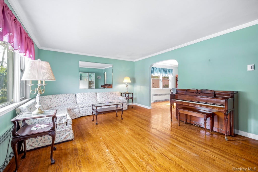 Photo of 204 Pamlico Avenue, Uniondale, NY 11553 (MLS # 1052516)