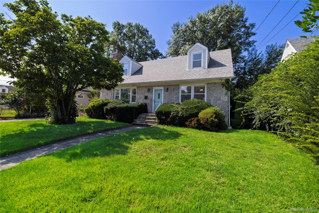 Photo of 204 Pamlico Avenue, Uniondale, NY 11553 (MLS # 1052516)