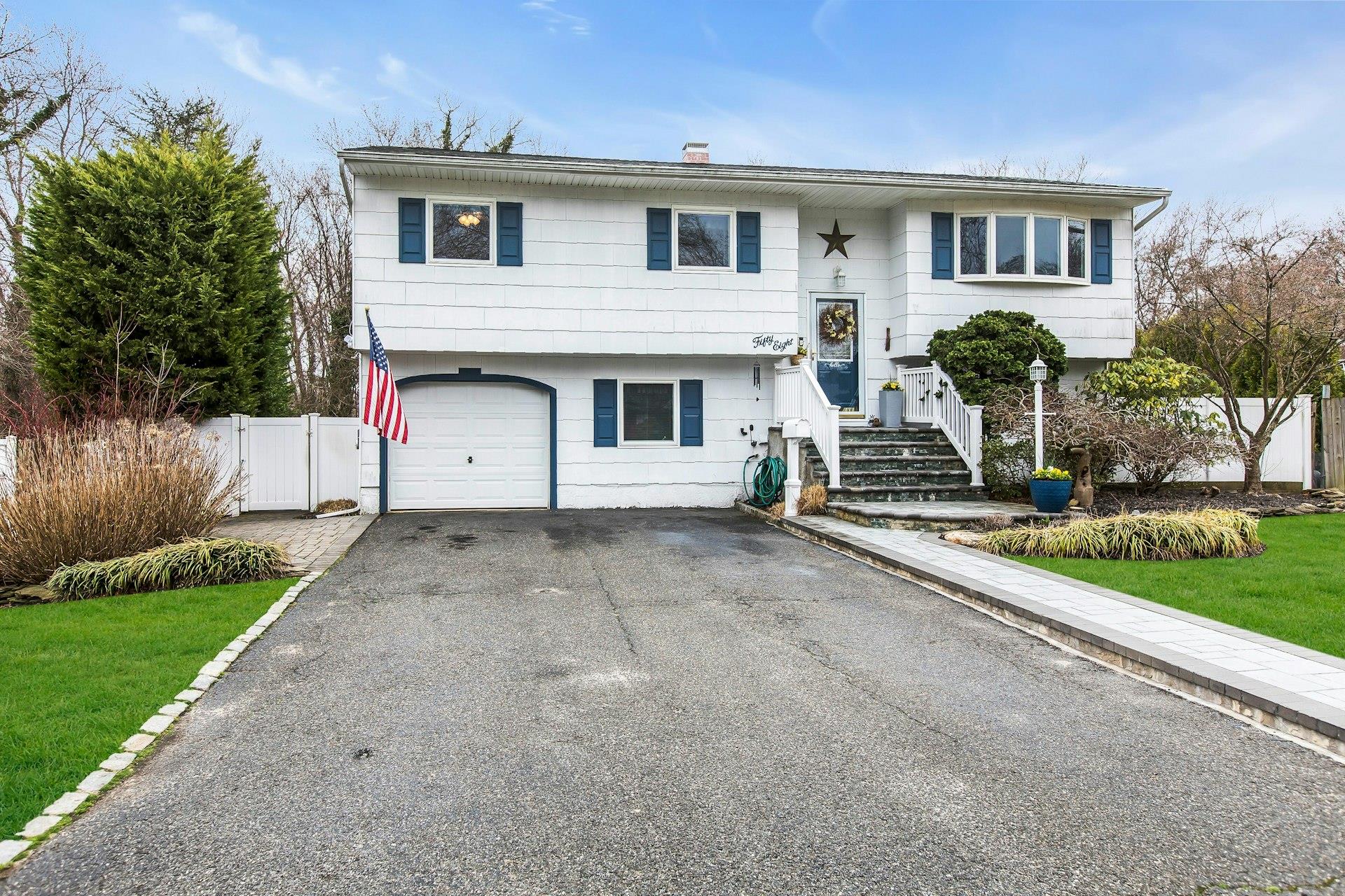 58 Elliot Street, Islip, Florida image 2