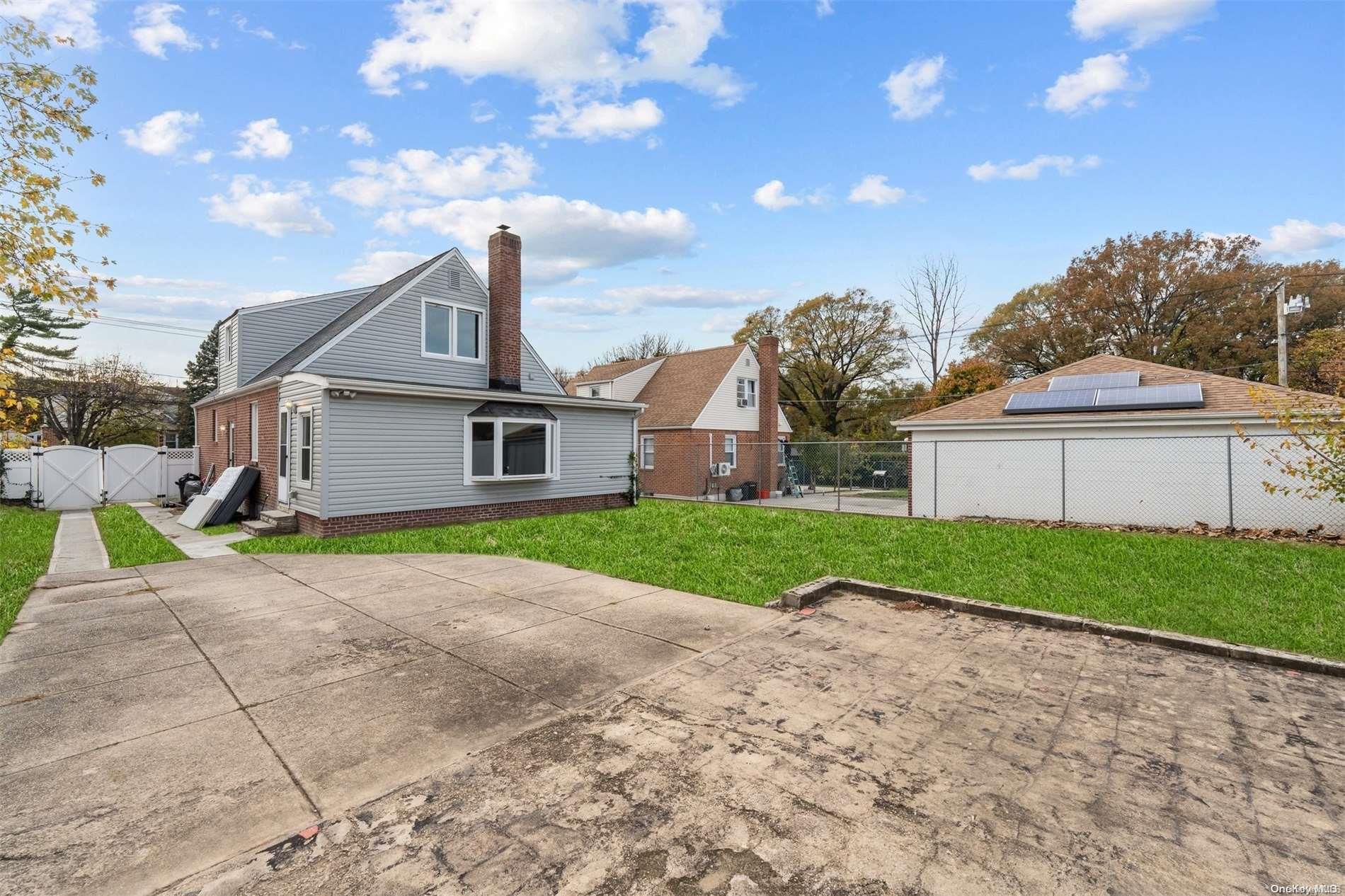 8 Alden Avenue, Valley Stream, New York image 3