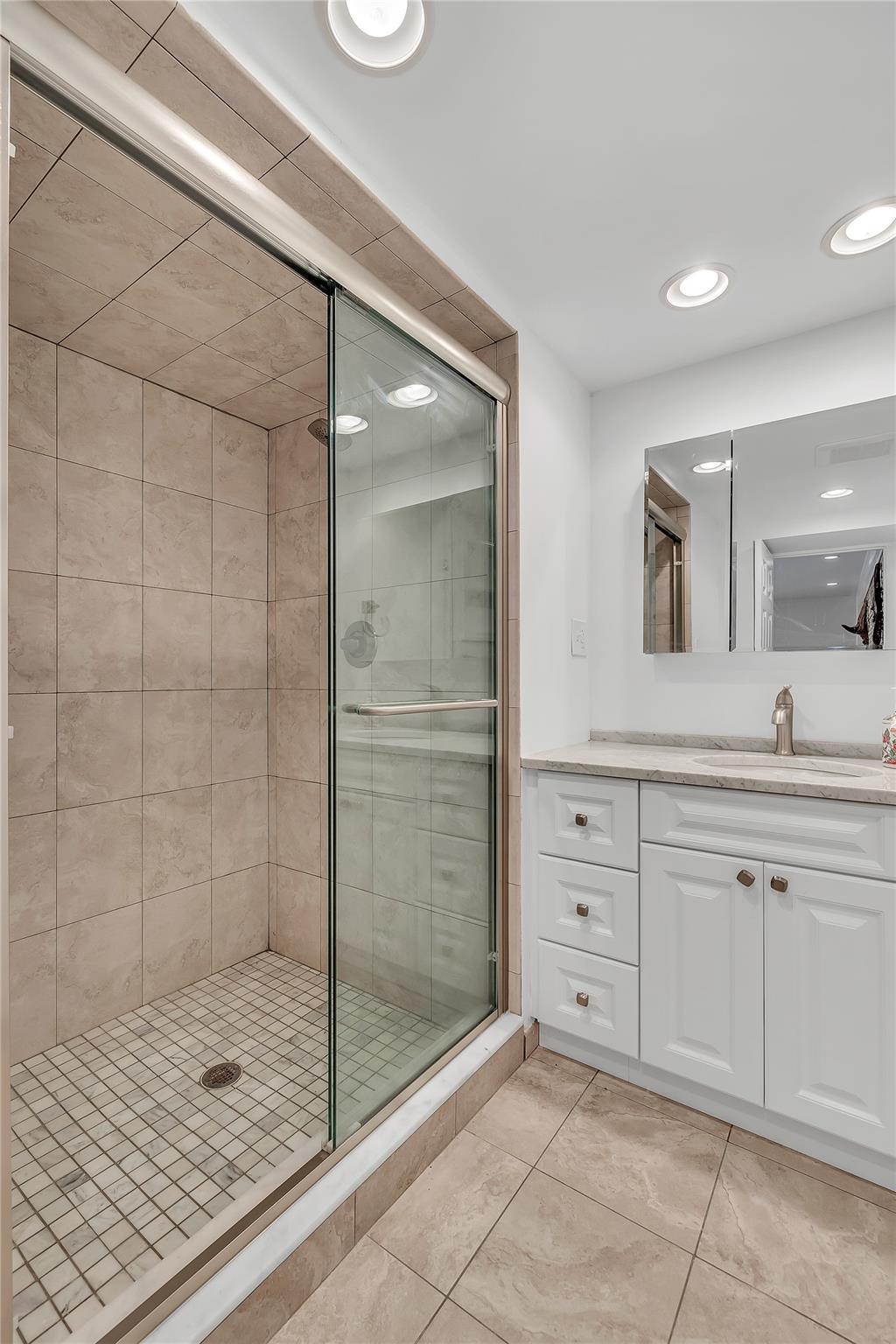 48 E 2nd Street, Freeport, New York image 32