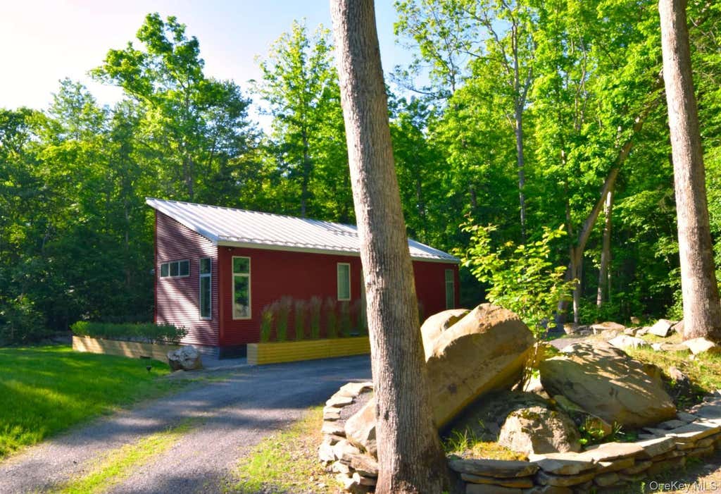 Photo of 32 Old East Road, Wallkill, NY 12589 (MLS # 1040908)