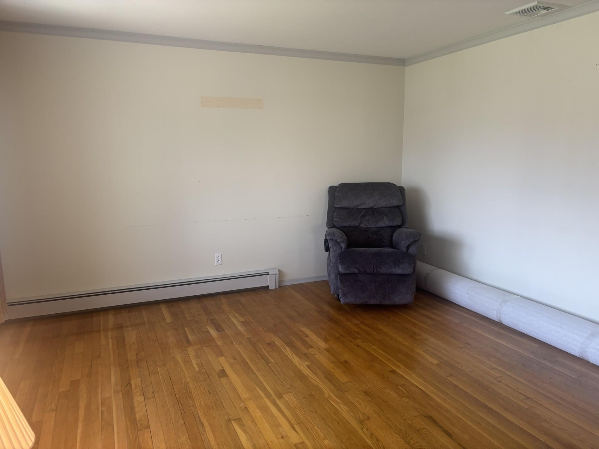 60 Hewitt Boulevard, Center Moriches, New York image 5