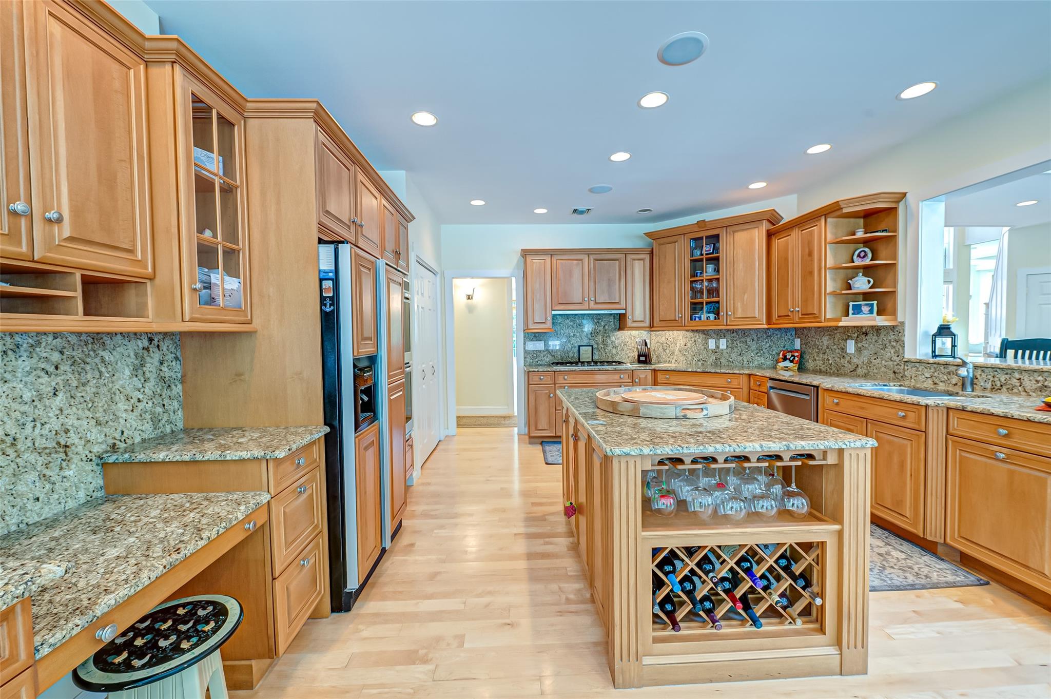 14 Eagle Landing Lndg, Mount Sinai, New York image 16