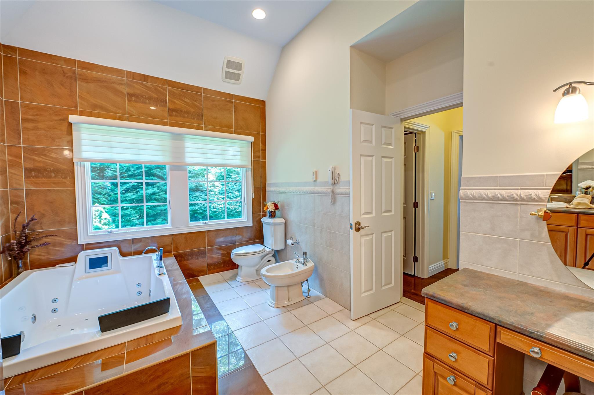 14 Eagle Landing Lndg, Mount Sinai, New York image 22