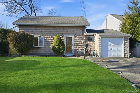 Apartment For Sale - 2522 Hewlett Lane<br/> Bellmore, NY 11710