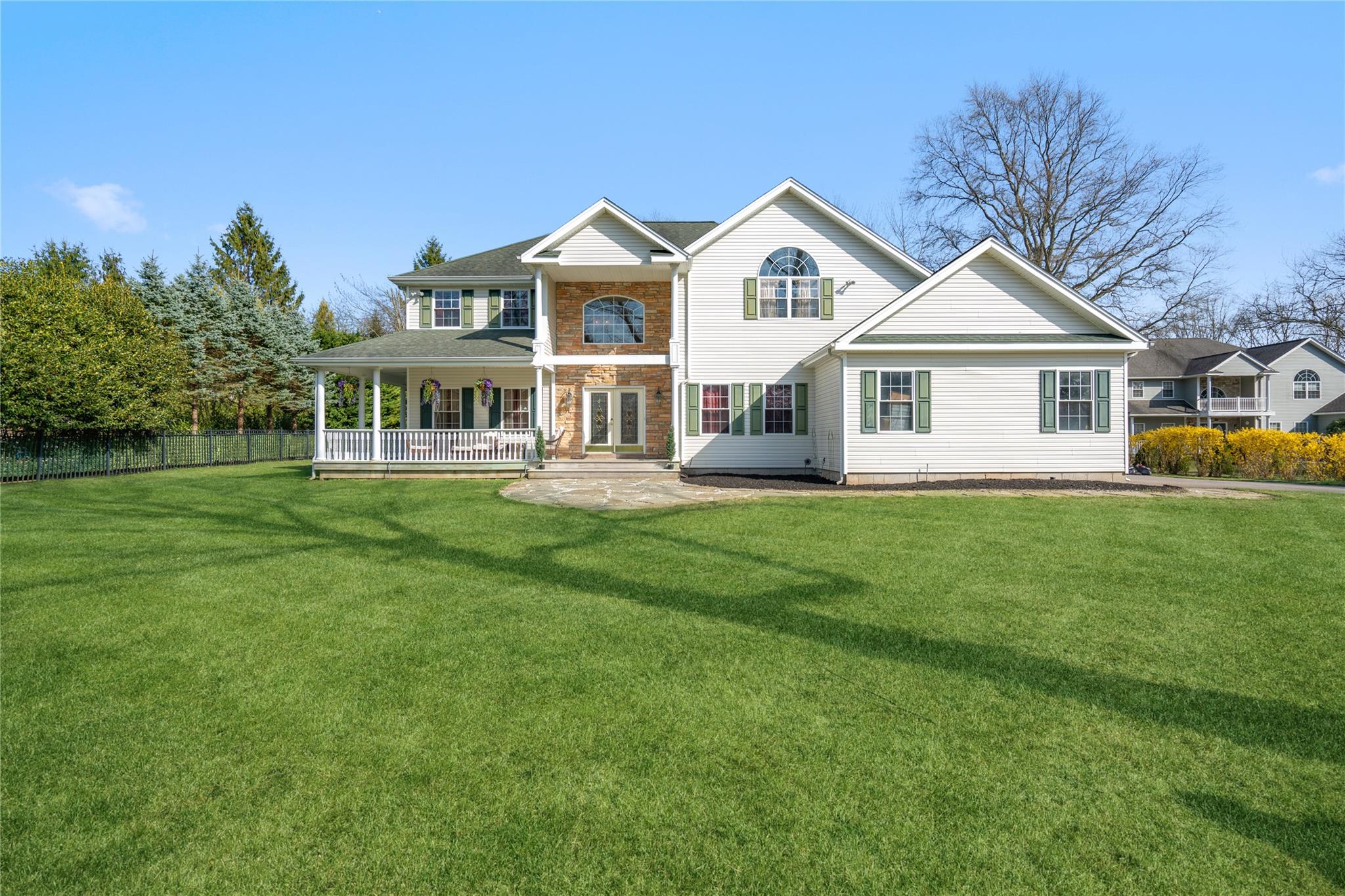 21 Moss Creek Lane, East Patchogue, Florida image 1
