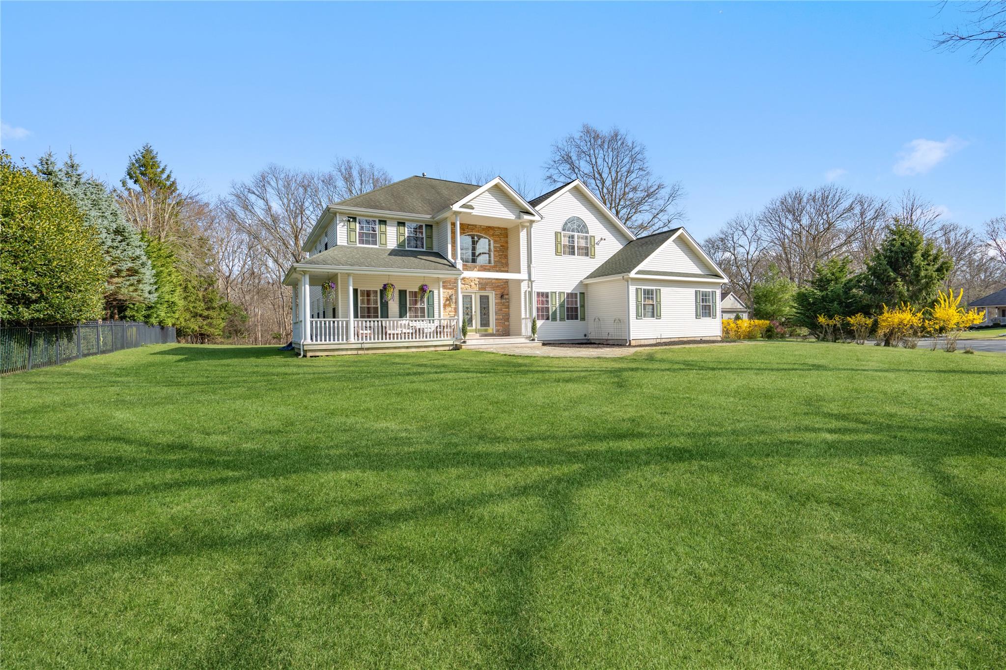 21 Moss Creek Lane, East Patchogue, Florida image 2