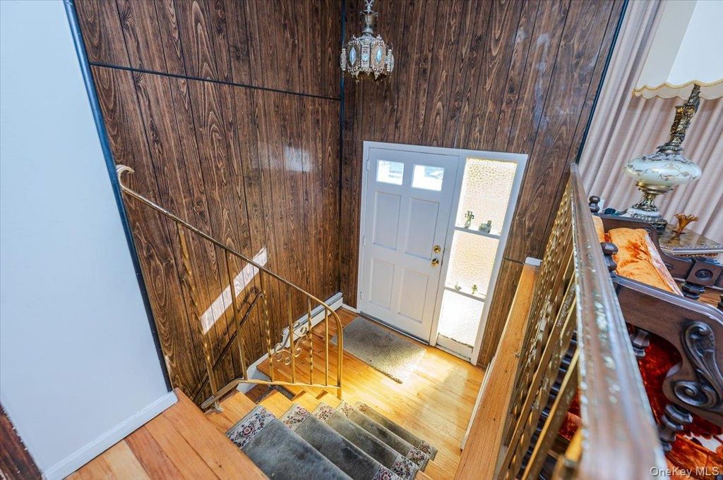 Photo of 212 Lakeview Avenue, Malverne, NY 11565 (MLS # 938231)