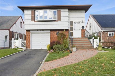 212 Lakeview Avenue Malverne NY 11565