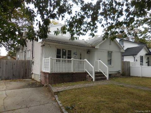 Photo of 55 Harris Avenue, Freeport, NY 11520 (MLS # 926261) Photo of 55 Harris Avenue, Freeport, NY 11520 (MLS # 926261)