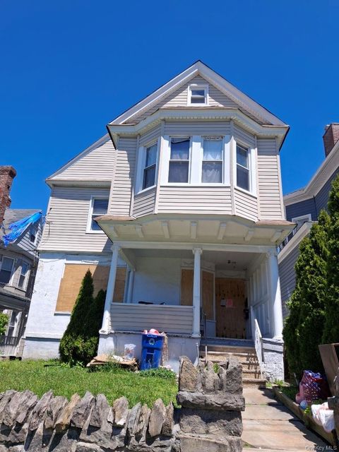 Homes For Sale - 157 Glenwood Avenue<br/> Yonkers, NY 10703