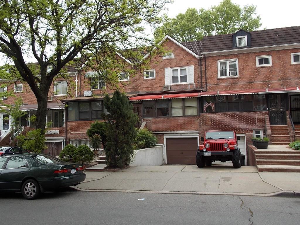 Property for Sale at Alderton Street, Rego Park, Queens, NY - Bedrooms: 3 
Bathrooms: 3 
Rooms: 7  - $1,100,000