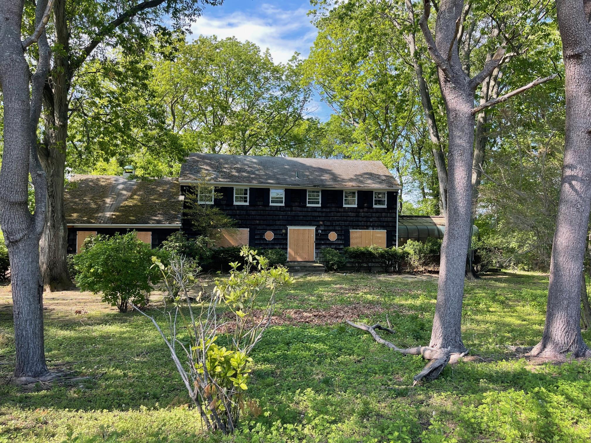 7 Beaver Drive, Locust Valley, New York image 1