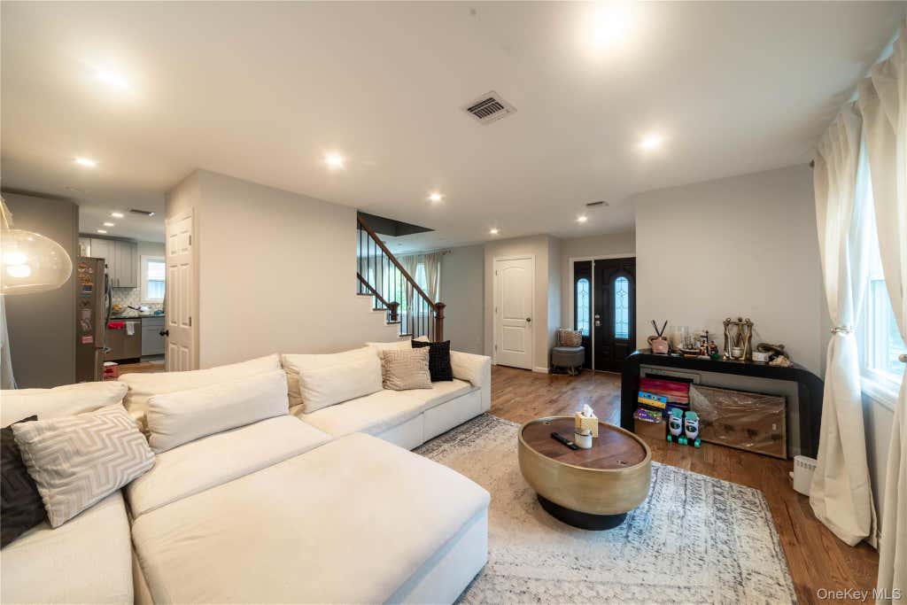 Photo of 210 Abbott Avenue, Elmsford, NY 10523 (MLS # 1035404)