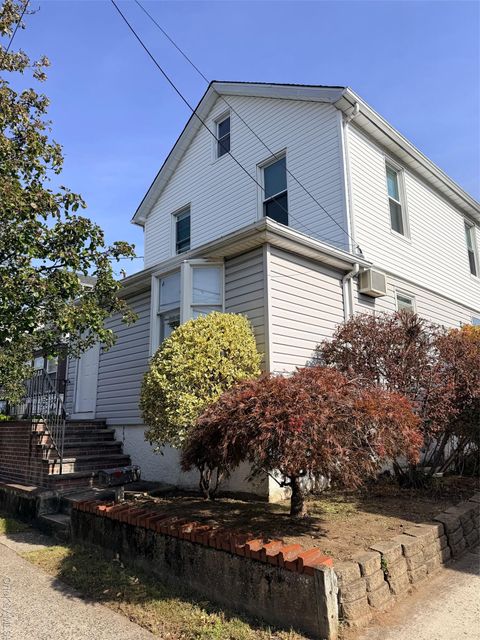 30 McKinley Avenue Upper Unit Franklin Square NY 10010