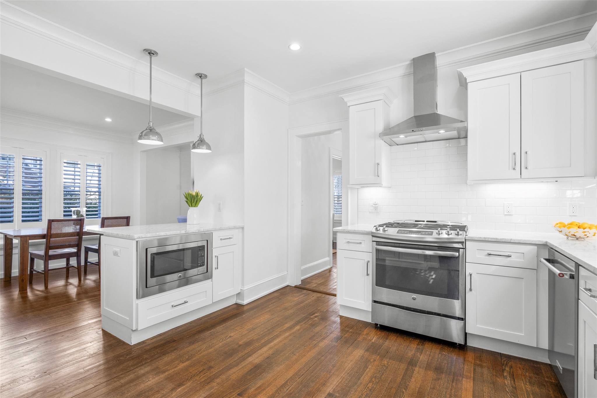 738 Forest Avenue, Larchmont, New York image 12