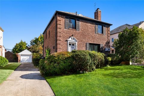 Photo of 80-47 188 Street, Jamaica Estates, NY 11432 (MLS # 930411) Photo of 80-47 188 Street, Jamaica Estates, NY 11432 (MLS # 930411)